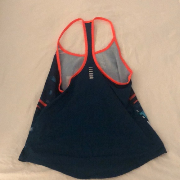 Under Armour women’s running tank - Picture 2 of 3